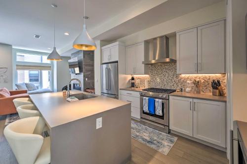 Denver Townhome with Rooftop Deck Walk to Lake in West Colfax Denver Townhome with Rooftop Deck Walk to Lake in West Colfax