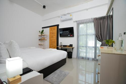 Bed, Laewan Guesthouse near Phorn Resaurantt Bed, Laewan Guesthouse near Phorn Resaurantt