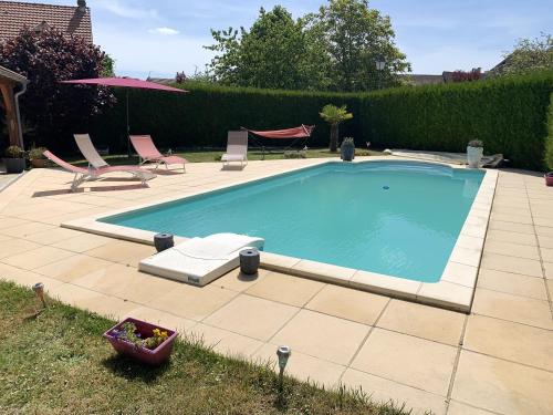 View, Villa de 4 chambres avec piscine privee terrasse amenagee et wifi a Omerville in Bray-et-Lu View, Villa de 4 chambres avec piscine privee terrasse amenagee et wifi a Omerville in Bray-et-Lu
