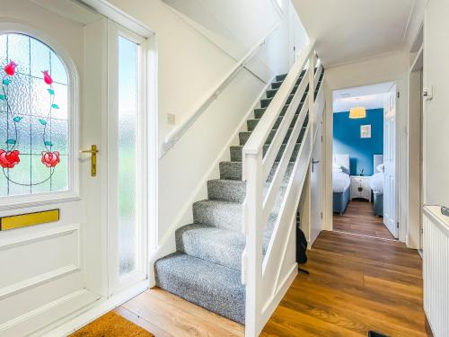 Előcsarnok, Cheerful Stays - Livingston - 4 Bedroom 3 Bath home in Livingston South Előcsarnok, Cheerful Stays - Livingston - 4 Bedroom 3 Bath home in Livingston South