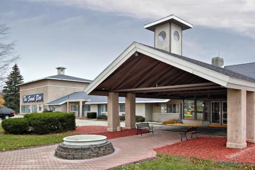 在meiguo.com看到的凯迪拉克金沙度假酒店 的介绍图片