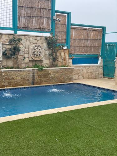 Bazén, Halat sailing club Guest house in Halat Bazén, Halat sailing club Guest house in Halat