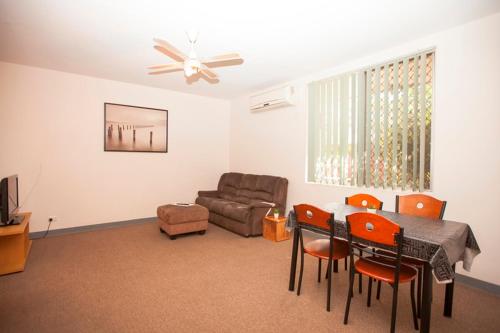 Carnarvon Central Apartments in Carnarvon Carnarvon Central Apartments in Carnarvon