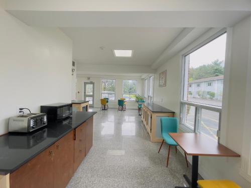 طعام و مشروبات, Super 8 by Wyndham Pembroke in Pembroke (ON) طعام و مشروبات, Super 8 by Wyndham Pembroke in Pembroke (ON)