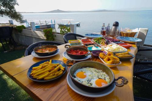Makanan dan Minuman, QCUNDA OTEL in Ali Cetinkaya Makanan dan Minuman, QCUNDA OTEL in Ali Cetinkaya
