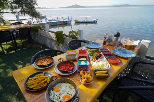 Makanan dan Minuman, QCUNDA OTEL in Ali Cetinkaya Makanan dan Minuman, QCUNDA OTEL in Ali Cetinkaya