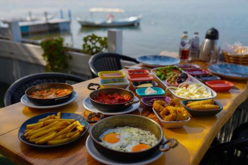 Makanan dan Minuman, QCUNDA OTEL in Ali Cetinkaya Makanan dan Minuman, QCUNDA OTEL in Ali Cetinkaya