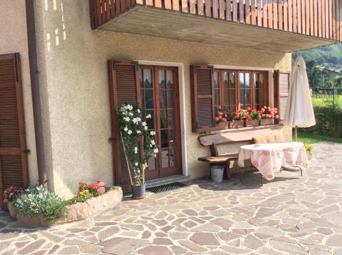 Entrance, B&B La Vigna in Primaluna Entrance, B&B La Vigna in Primaluna