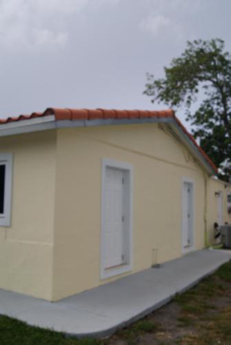 Private Studio two miles from Hard Rock Stadium in Miami Gardens (FL) Private Studio two miles from Hard Rock Stadium in Miami Gardens (FL)