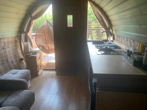 Winter escape luxury hobbit house with hot tub in Sheerness Winter escape luxury hobbit house with hot tub in Sheerness