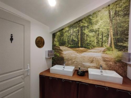 Bathroom, Le refuge d'Athena in Chaussy Bathroom, Le refuge d'Athena in Chaussy