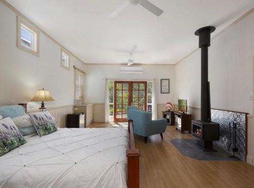 Barney Creek Vineyard Cottages in Hinterland Barney Creek Vineyard Cottages in Hinterland