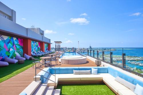 Swimming pool, OKINAWA PRINCE HOTEL OCEAN VIEW GINOWAN in Okinawa Main island Swimming pool, OKINAWA PRINCE HOTEL OCEAN VIEW GINOWAN in Okinawa Main island