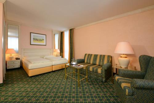 The Monarch Hotel in Neustadt an der Donau The Monarch Hotel in Neustadt an der Donau