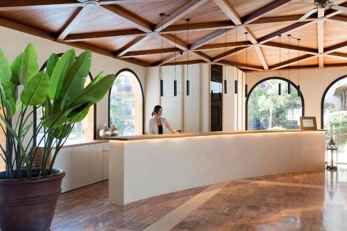 ردهة, Luna Club Hotel Yoga & Spa 4Sup in Santa Susana ردهة, Luna Club Hotel Yoga & Spa 4Sup in Santa Susana