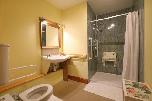 Bathroom, Green Hope Guest House in Ellemford Bathroom, Green Hope Guest House in Ellemford