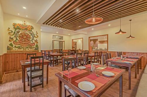 Restoran, Sterling Park Kalimpong in Kalimpong Restoran, Sterling Park Kalimpong in Kalimpong