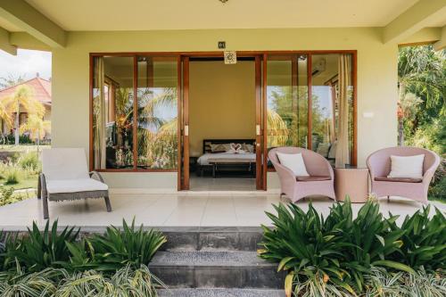 Balcony/terrace, Ocean View Tulamben Dive & Resort in Tulamben Balcony/terrace, Ocean View Tulamben Dive & Resort in Tulamben