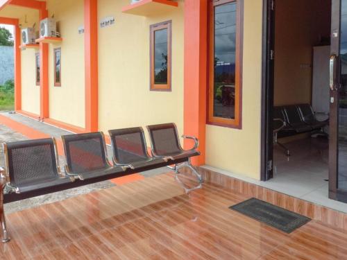 Jessy Homestay Lolak Mitra RedDoorz in Kotamobagu Jessy Homestay Lolak Mitra RedDoorz in Kotamobagu