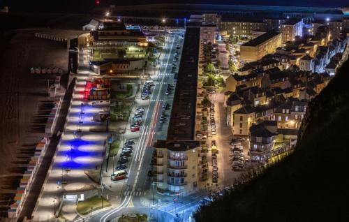 ESPLANADE FRONT DE MER 109 1er Etage Lit fait wifi Taxe de Sejour incluse in Le Treport ESPLANADE FRONT DE MER 109 1er Etage Lit fait wifi Taxe de Sejour incluse in Le Treport