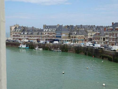 L'albatre in Saint-Valery-en-Caux L'albatre in Saint-Valery-en-Caux