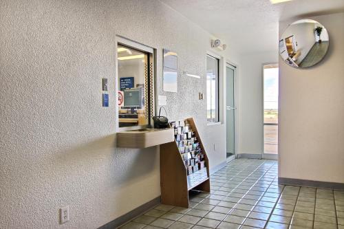 Előcsarnok, Motel 6 Tucumcari, NM in Tucumcari Előcsarnok, Motel 6 Tucumcari, NM in Tucumcari