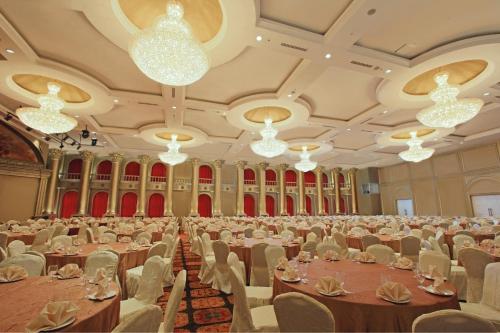 Banquet hall, Harmoni One Convention Hotel & Service Apartments in Batam Island Banquet hall, Harmoni One Convention Hotel & Service Apartments in Batam Island