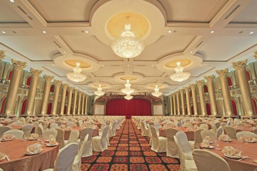 Banquet hall, Harmoni One Convention Hotel & Service Apartments in Batam Island Banquet hall, Harmoni One Convention Hotel & Service Apartments in Batam Island