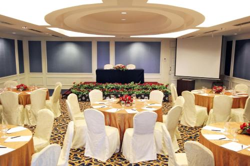 Banquet hall, Harmoni One Convention Hotel & Service Apartments in Batam Island Banquet hall, Harmoni One Convention Hotel & Service Apartments in Batam Island