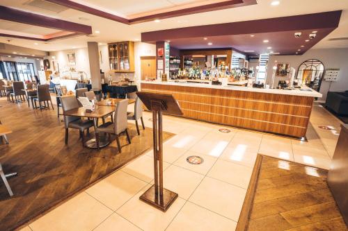 ห้องอาหาร, Blackpool FC Stadium Hotel, a member of Radisson Individuals in แบล็คพูล ห้องอาหาร, Blackpool FC Stadium Hotel, a member of Radisson Individuals in แบล็คพูล