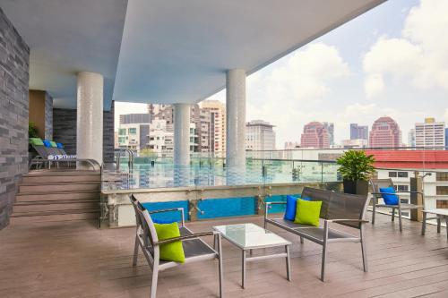 สระว่ายน้ำ, ควินซี โฮเทล สิงคโปร์ บาย ฟาร์ อีสต์ ฮอสพิทาลิตี้ (Quincy Hotel Singapore by Far East Hospitality ) in ออร์ชาร์ด สระว่ายน้ำ, ควินซี โฮเทล สิงคโปร์ บาย ฟาร์ อีสต์ ฮอสพิทาลิตี้ (Quincy Hotel Singapore by Far East Hospitality ) in ออร์ชาร์ด