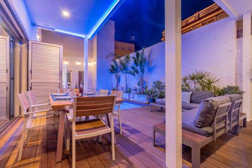 Балкон, VLVilla - Villa de lujo en Valencia con piscina privada y sala de cine in València Балкон, VLVilla - Villa de lujo en Valencia con piscina privada y sala de cine in València