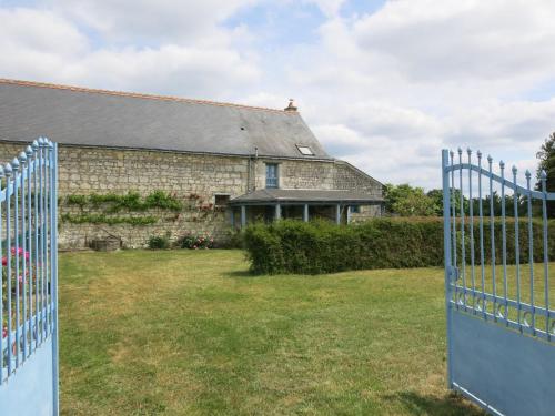 Holiday Home Gite Le Landhuismes - HUI100 in Chinon Holiday Home Gite Le Landhuismes - HUI100 in Chinon