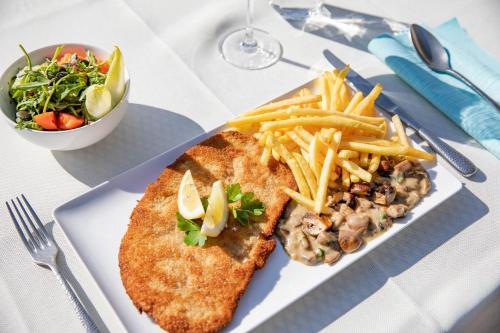 Food and beverages, Wagners Landhaus in Mehren (Rhineland-Palatinate) Food and beverages, Wagners Landhaus in Mehren (Rhineland-Palatinate)