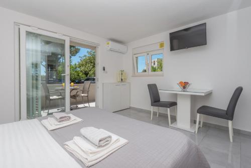Instalaciones, Apartments M&A in Makarska Instalaciones, Apartments M&A in Makarska