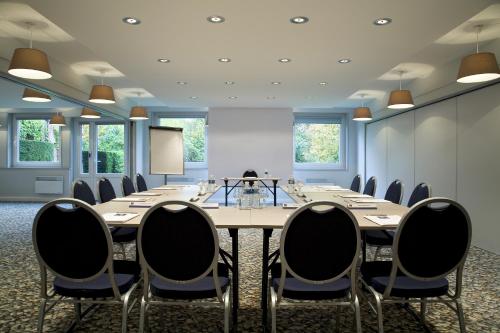 מרכז עסקים, Hotel Kyriad Lille Est Villeneuve d'Ascq in Villeneuve-d'Ascq מרכז עסקים, Hotel Kyriad Lille Est Villeneuve d'Ascq in Villeneuve-d'Ascq