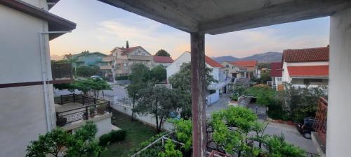 สภาพแวดล้อมโดยรอบ, Lustica Bay/Radovici in ราโดวิชี สภาพแวดล้อมโดยรอบ, Lustica Bay/Radovici in ราโดวิชี