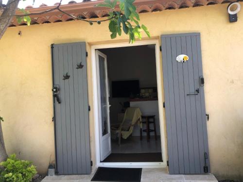 Eksterijer hotela, LE Cabanon des hirondelles in Villecroze Eksterijer hotela, LE Cabanon des hirondelles in Villecroze