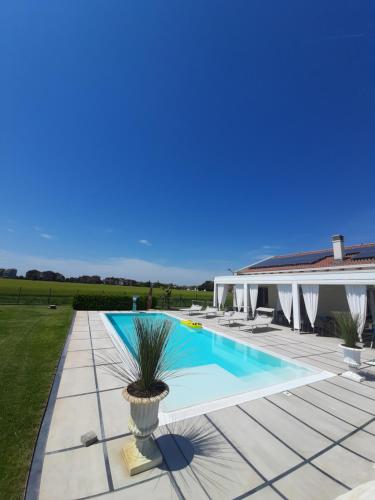 Hot tub, Villa Private Pool Luxury G&P Hot Tub in Granarolo Dell'emilia Hot tub, Villa Private Pool Luxury G&P Hot Tub in Granarolo Dell'emilia