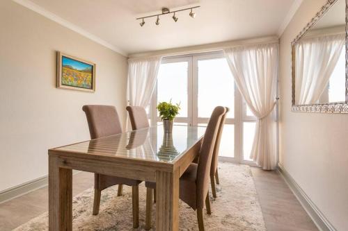 Sedgefield - Quick WALK to Beach. REDUCED Winter Rates - Sleeps 6 Guests in Sedgefield Sedgefield - Quick WALK to Beach. REDUCED Winter Rates - Sleeps 6 Guests in Sedgefield