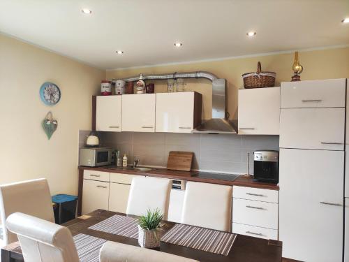 Apartament GornySlask blisko jeziora - 120qm - 3 sypialnie z parkingiem i klimatyzacja - Flat UpperS in Niewiesze Apartament GornySlask blisko jeziora - 120qm - 3 sypialnie z parkingiem i klimatyzacja - Flat UpperS in Niewiesze