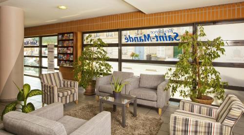 Lobby, Sejours and Affaires Montreuil Saint Mande in Montreuil Lobby, Sejours and Affaires Montreuil Saint Mande in Montreuil