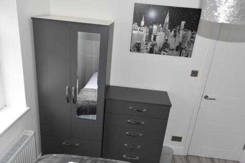 Cozy! 2-bedroom Exclusive Apartment near Bristol City Centre Easton Speedwell sleeps upto 6 in Eastville Cozy! 2-bedroom Exclusive Apartment near Bristol City Centre Easton Speedwell sleeps upto 6 in Eastville