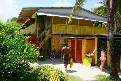 Cool Spot Grace Place in Little Corn Island Cool Spot Grace Place in Little Corn Island