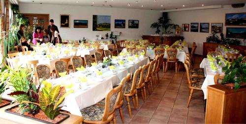 Bankett-terem, Hotel & Restaurant Bergfried in Saalfeld/Saale Bankett-terem, Hotel & Restaurant Bergfried in Saalfeld/Saale