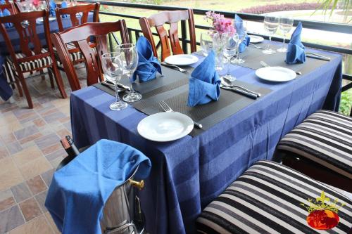 Ресторант, Hotel Jungle Crown in Chitwan Ресторант, Hotel Jungle Crown in Chitwan