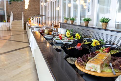 Comida y bebida, Oasis Hotel in Corfu Island Comida y bebida, Oasis Hotel in Corfu Island