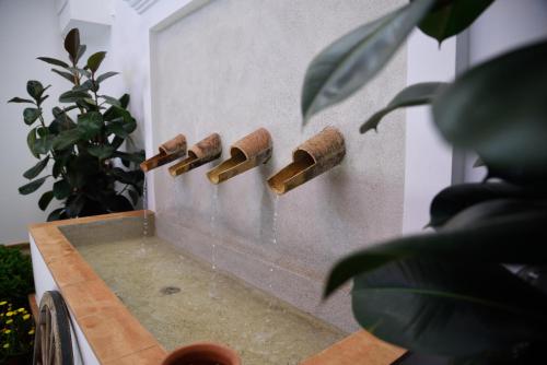 Tampilan eksterior, Hostal Rural Santa Habitaciones Aldea del Rocío (Hostal Rural Santa Habitaciones Aldea del Rocio) in Almonte Tampilan eksterior, Hostal Rural Santa Habitaciones Aldea del Rocío (Hostal Rural Santa Habitaciones Aldea del Rocio) in Almonte