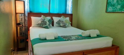 Eastwood Escape in Paradise Island Eastwood Escape in Paradise Island