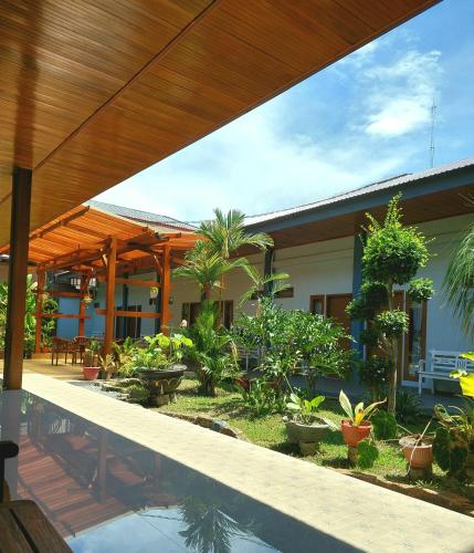 OASIS HOTEL in Ampana OASIS HOTEL in Ampana